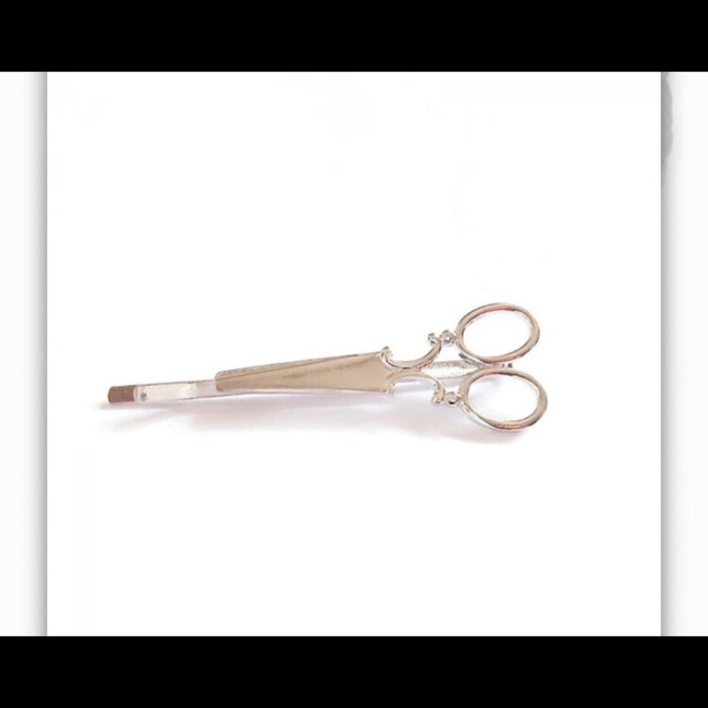 4/$20 Stylish Scissor Hair Clips - Picture 2 of 2