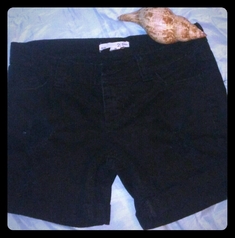 Black perfect condition distressed shorts