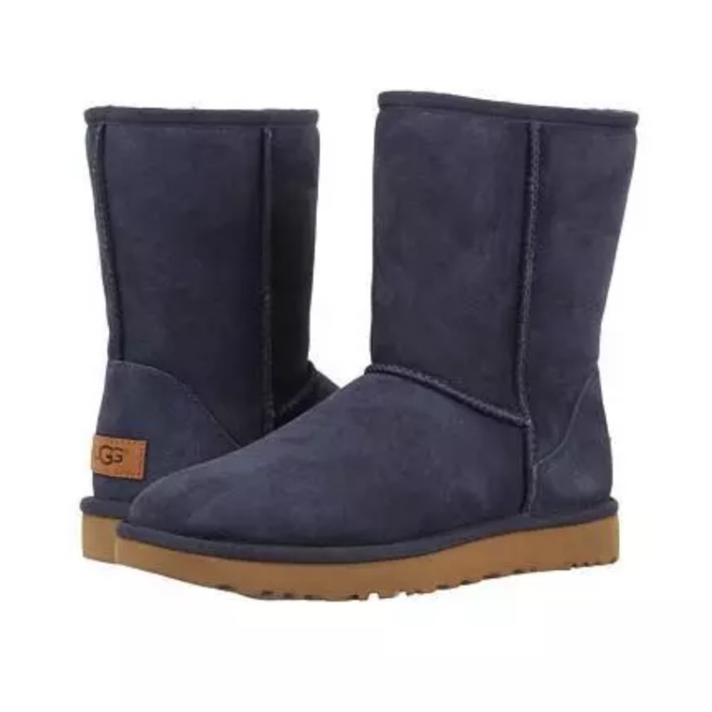 SOLD Ugg Classic Short II Navy Tan Size 7 Blue NEW