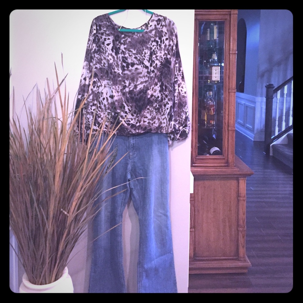 Vince Camuto Animal Print w/ High/Low Hem.