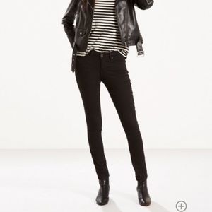 711 black Levi skinny jeans W24L30