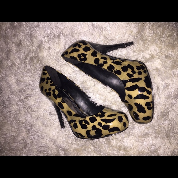 Gianni Bini Shoes - Gianni Bini Animal Print Heels 👠OBO