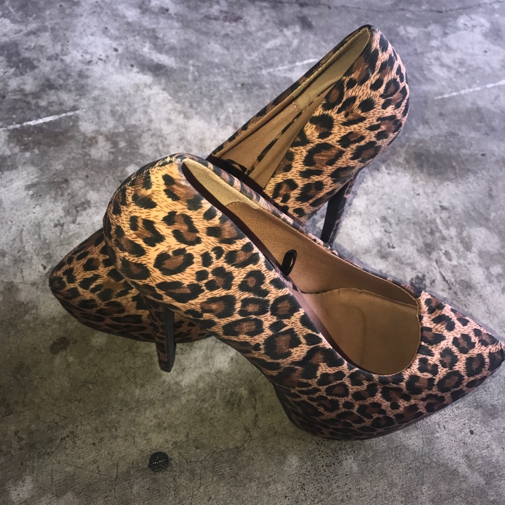 Heels - Picture 2 of 3