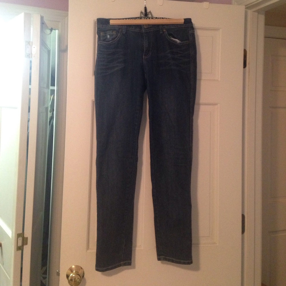 Dark wash skinny jeans