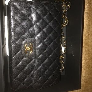2017 Chanel black caviar jumbo classic flapbag GHW