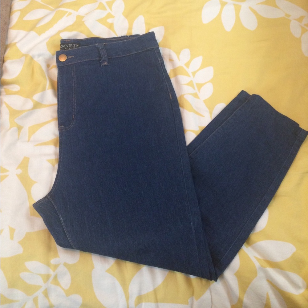 Hi-waist jeans