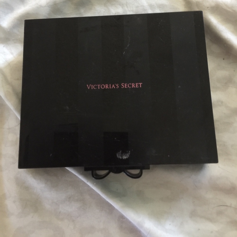 Victoria's Secret everything eye essentials