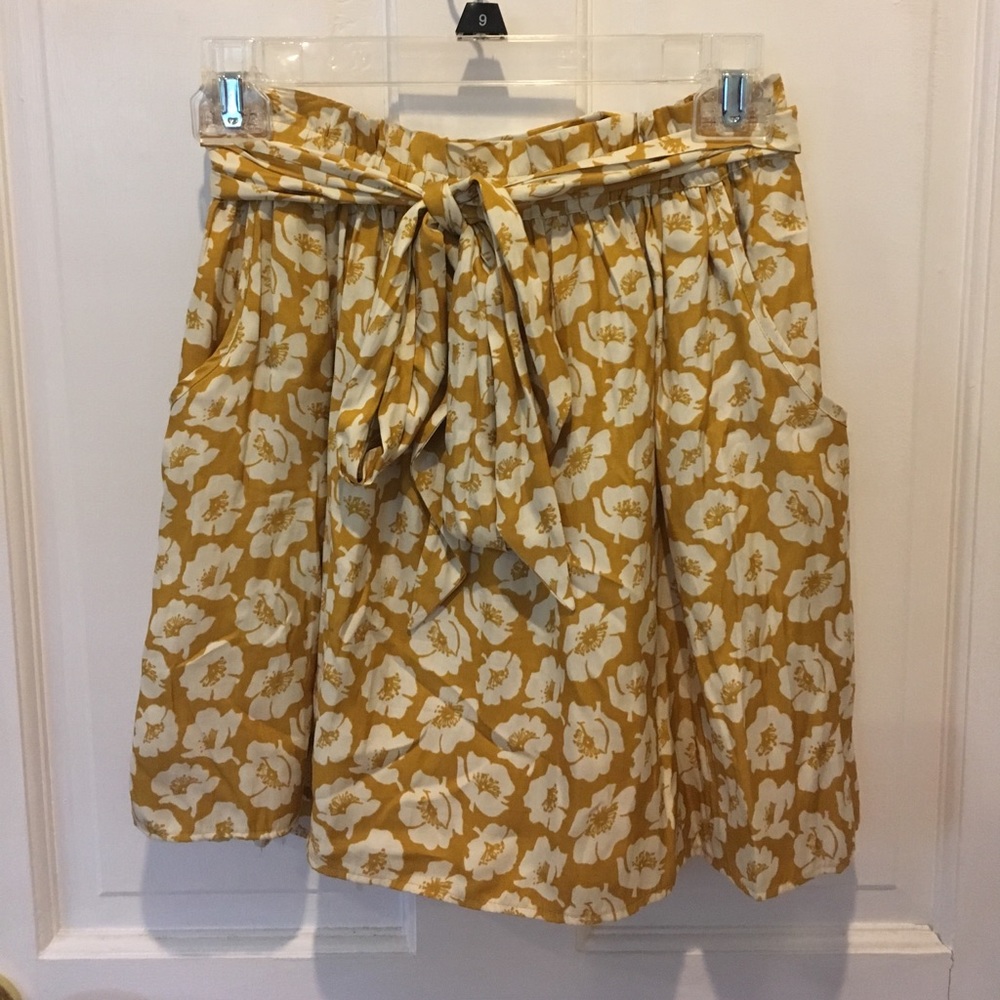 American Eagle Floral Skirt