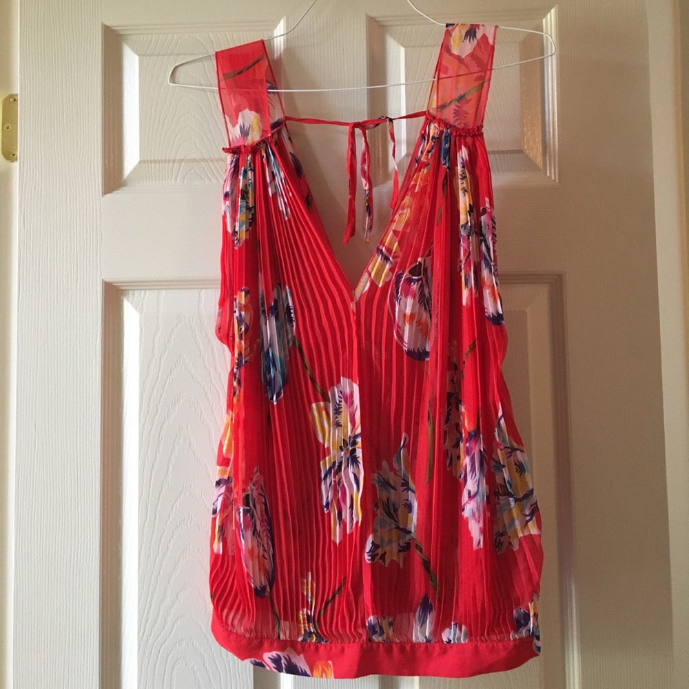 Floral Red pleated blouse