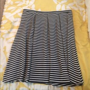 Midi, stripped skirt