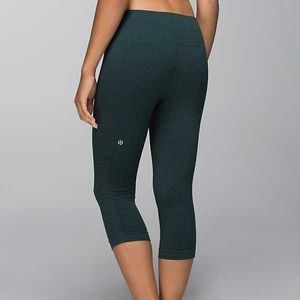 Lululemon In The Flow Crop, Size 8