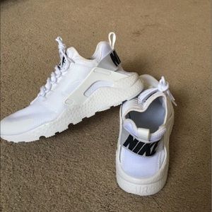 Nike Huarache's Women's Size 10 White