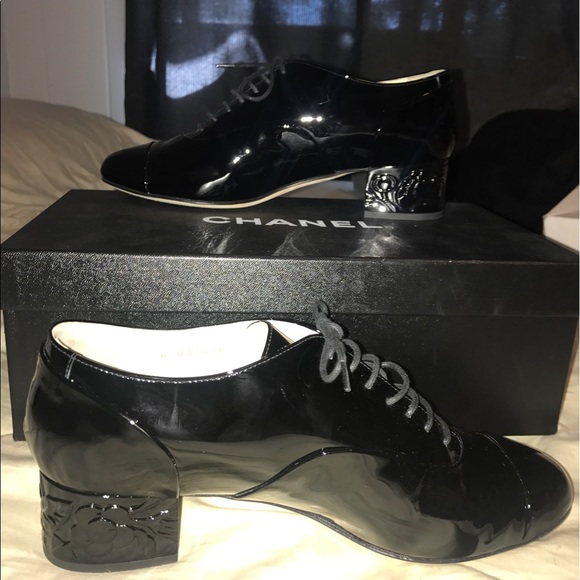 Rare chanel patent camellia lace up oxford flats - Picture 2 of 3