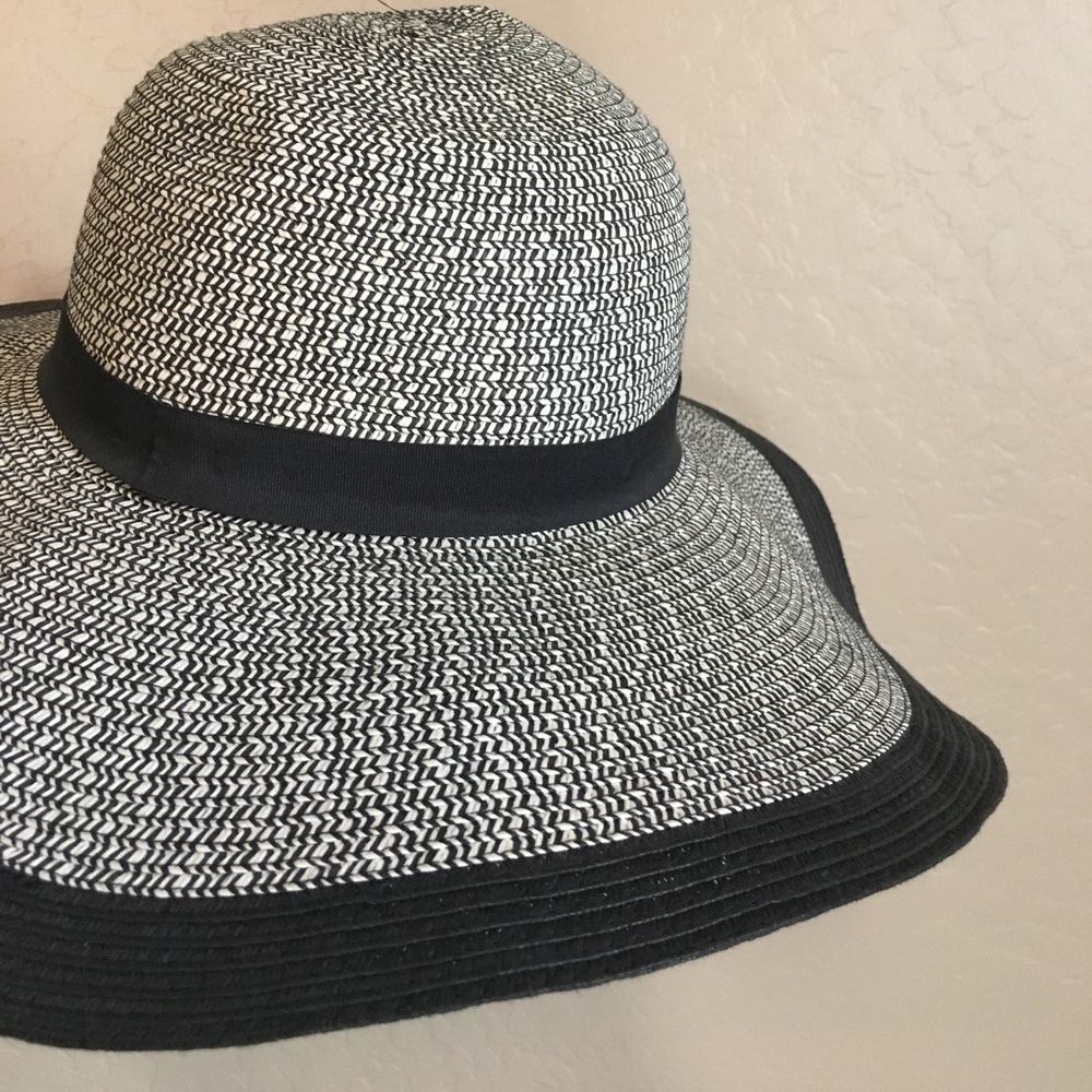 Tildon floppy hat