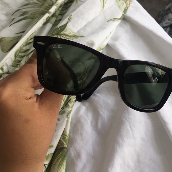 Wayfarer Ray-Bans main image 4