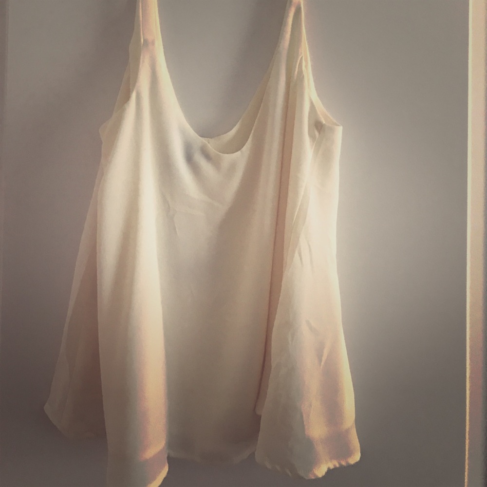 Gorgeous ivory top - Picture 4 of 5