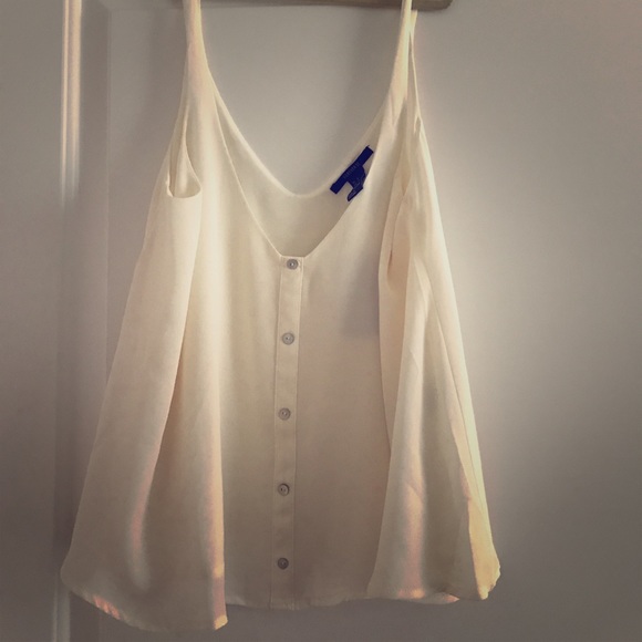 Gorgeous ivory top - Picture 2 of 5