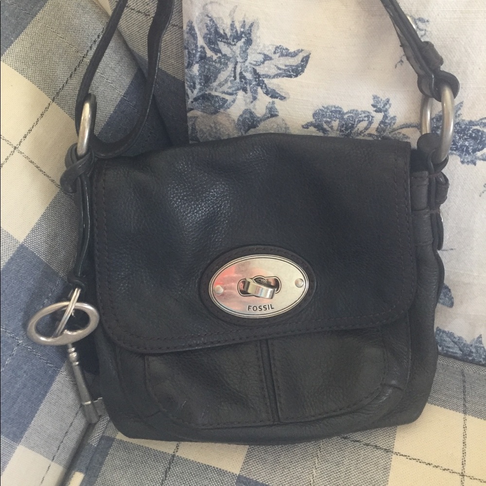 Fossil black leather crossbody bag!