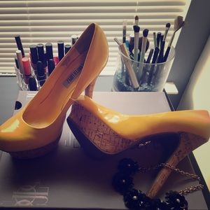Yellow pumps! 👠 Jennifer Lopez shoe collection.