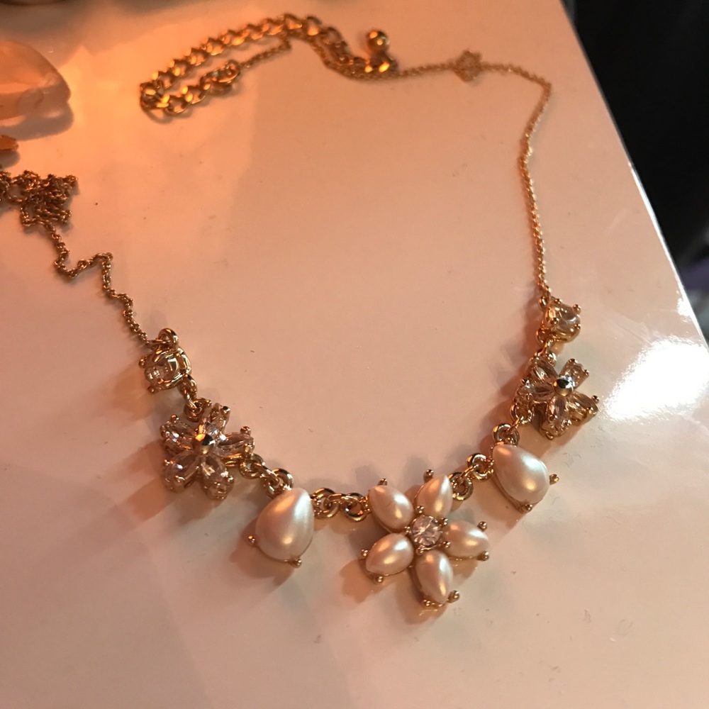 Kate spade flower necklace!