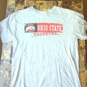 Gildan Ohio State Buckeyes tee shirt, size medium.