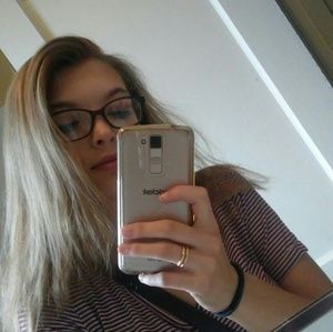 Meet your Posher, Cami