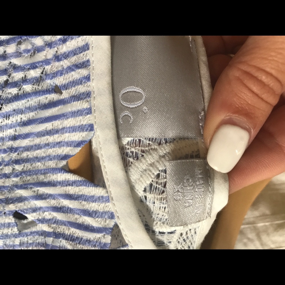 Neiman Marcus Floral Pattern Top - Picture 3 of 3