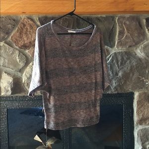 Short sleeve sweater