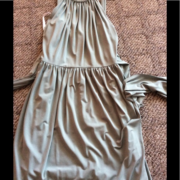 Absolutely gorgeous designer dress - Picture 2 of 3