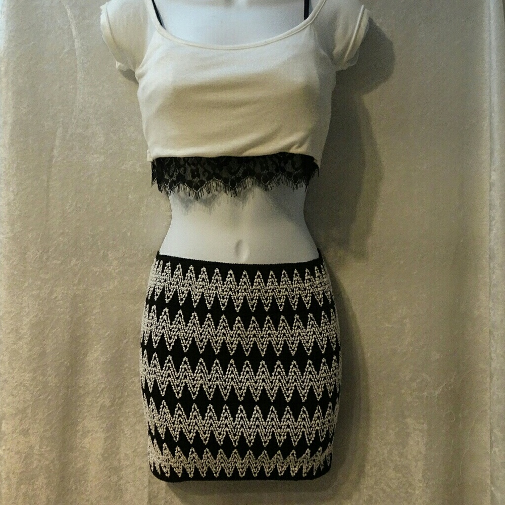 Tribal print mini skirt