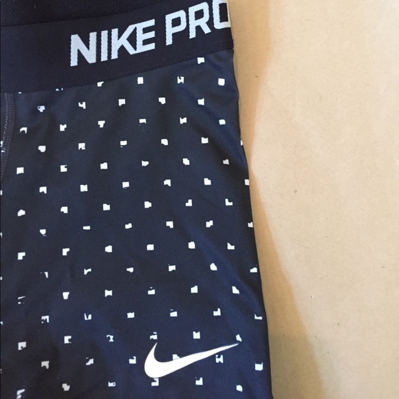 Nike Spandex - Picture 2 of 3