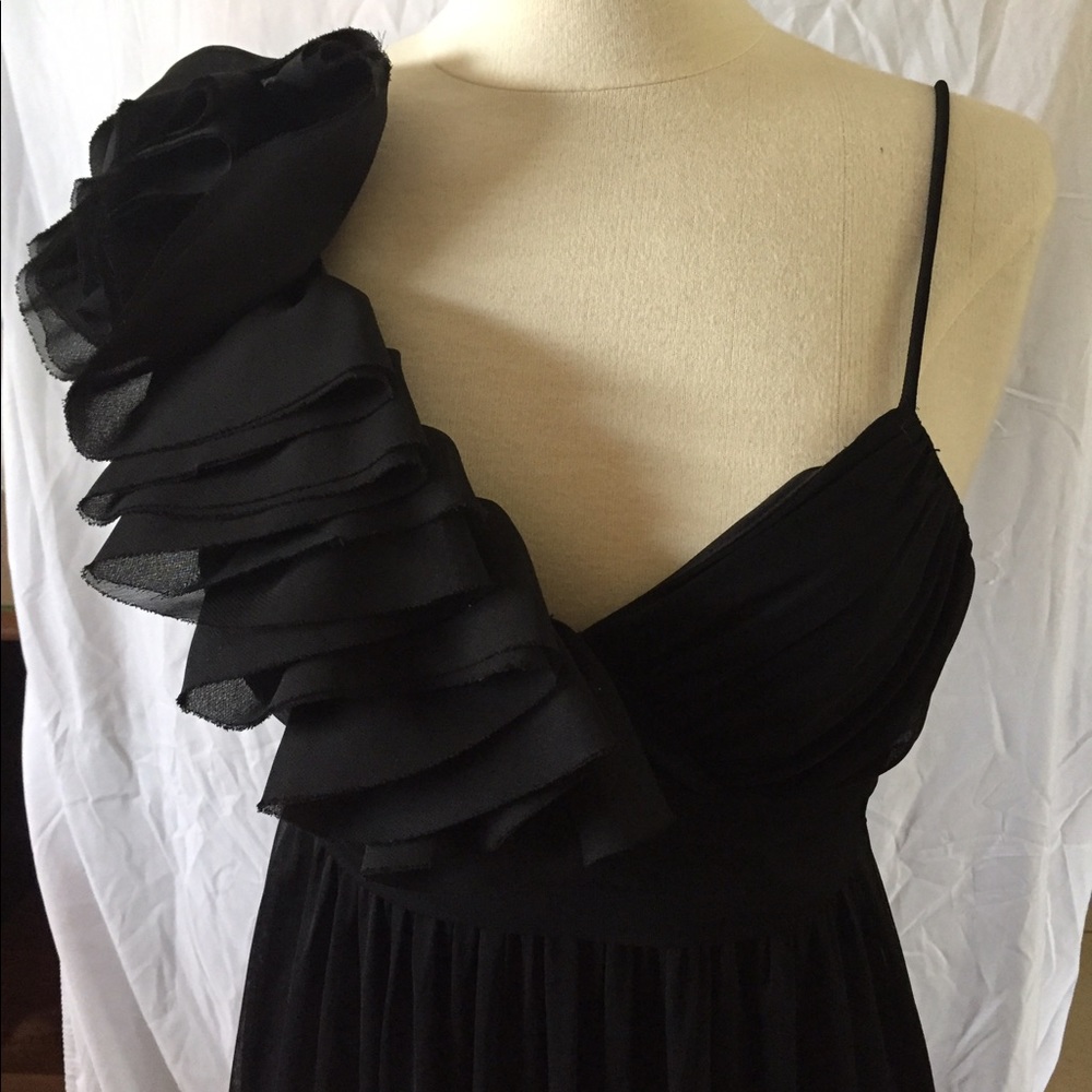 Strapless V Neck V back Ruffled Shoulder Dress