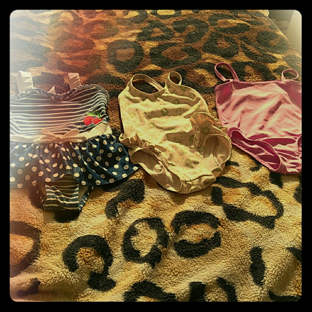 Girl swim suits
