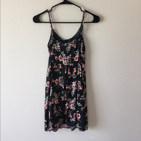[SOLD] Floral Dress - Picture 4 of 4
