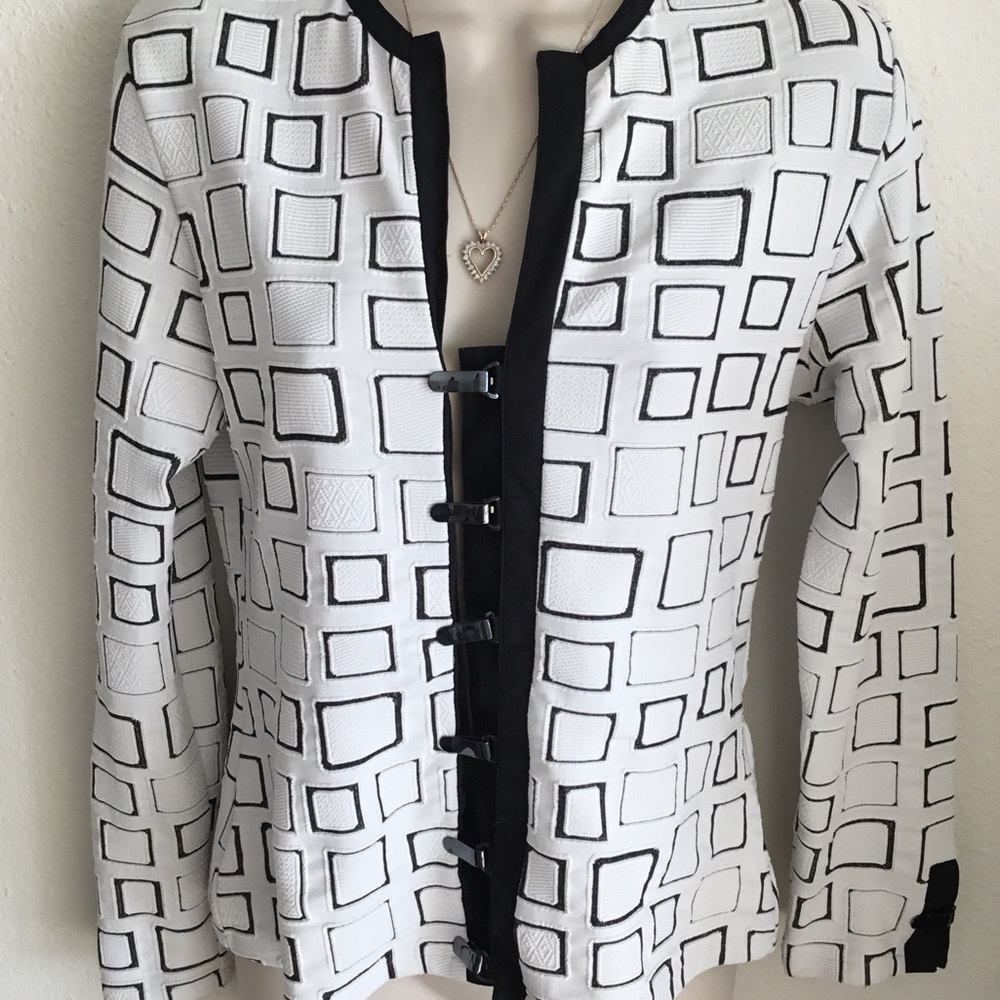 Cache Jacket/Top