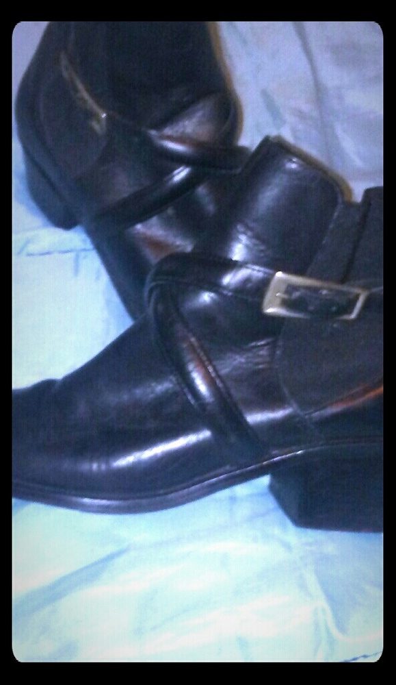 Ankle boots so fashionable 😎