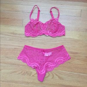 Hot pink bra & panty set! NWOT!