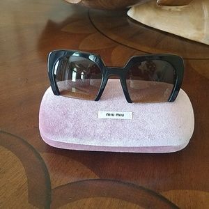 MIU MIU AUTHENTIC SUNNIES
