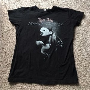 Ariana Grande T-shirt