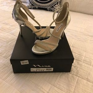 Nina 8.5 silver shoes