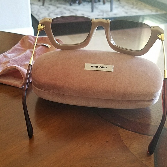 AUTHENTIC MIU MIU SUNNIES - Picture 4 of 4