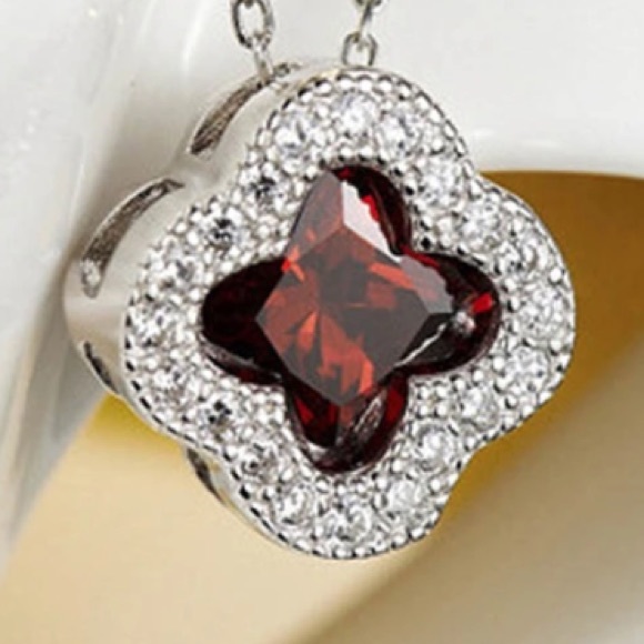 Lucky Charm Necklace 🍀 - Picture 2 of 3