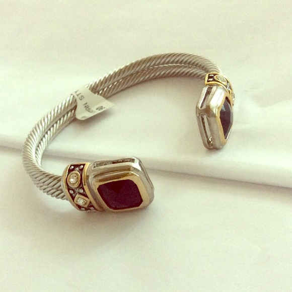 Jewelry - FREEW/$50PURCHASE Embellished Crystal Bracelet