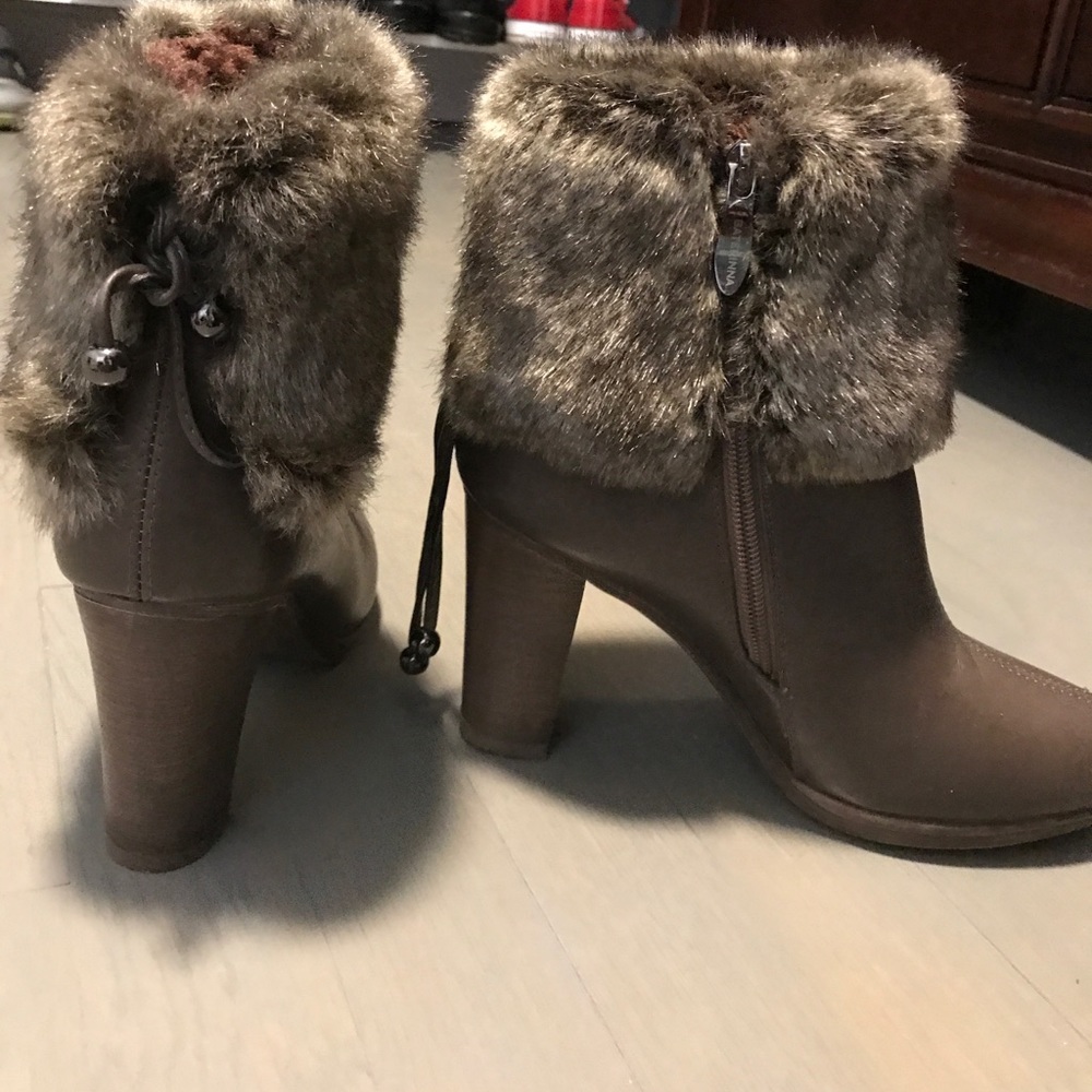 Faux fur boots from Russia - Picture 2 of 3