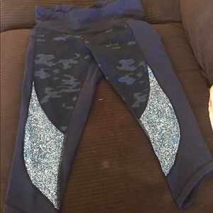 Lululemon blue camp Wunder Under crop size 8