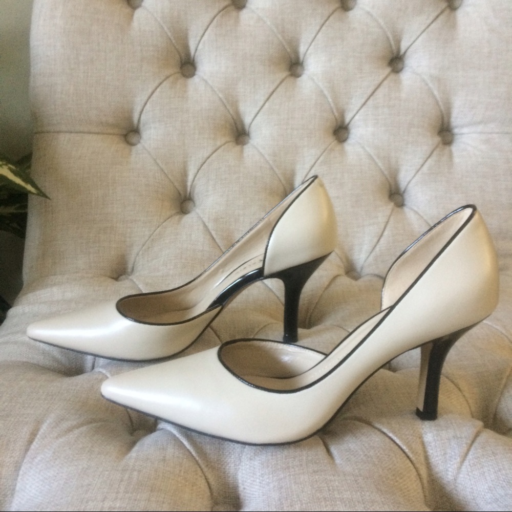 New 💜Anne klein leather pumps