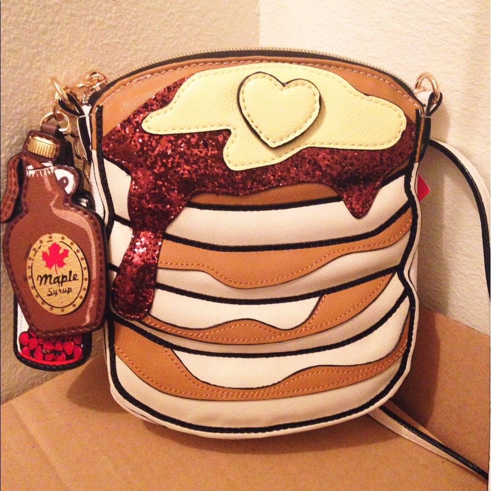 Betsey Johnson Pancake Crossbody purse