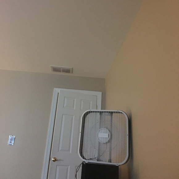 Fan - Picture 1 of 1