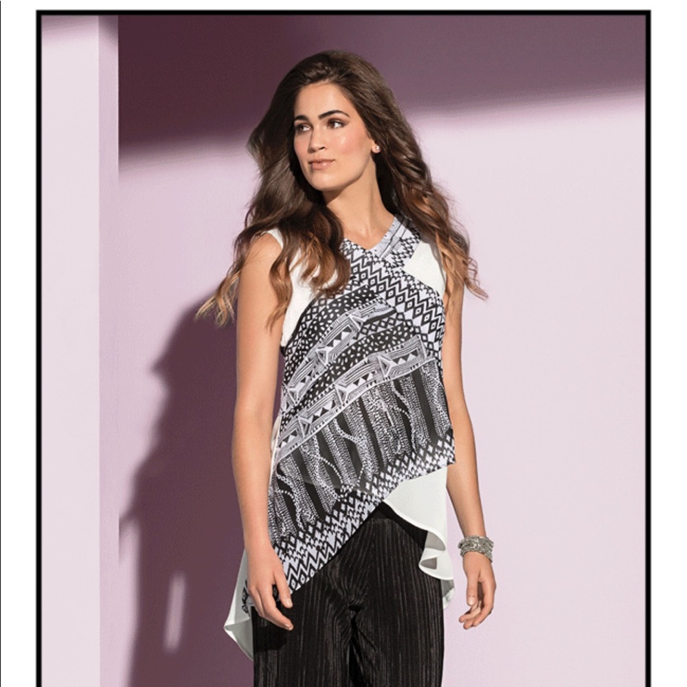 Sleeveless blouse black/ White size 8