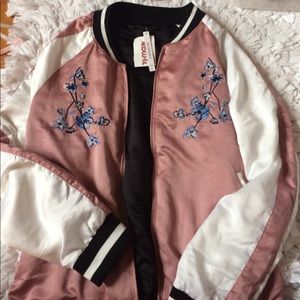 Reversible bomber jacket